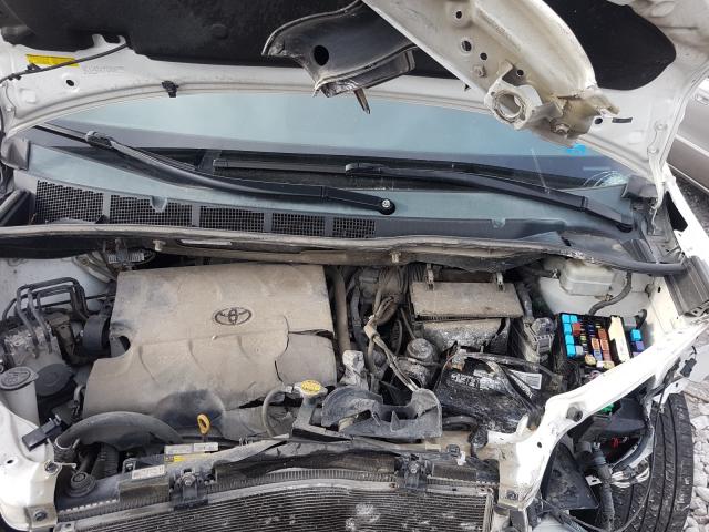 Photo 6 VIN: 5TDDK3DC4CS043386 - TOYOTA SIENNA XLE 