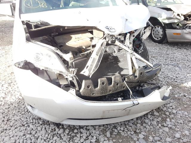 Photo 8 VIN: 5TDDK3DC4CS043386 - TOYOTA SIENNA XLE 