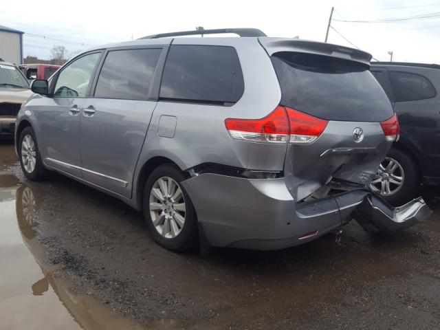 Photo 2 VIN: 5TDDK3DC4CS045350 - TOYOTA SIENNA XLE 