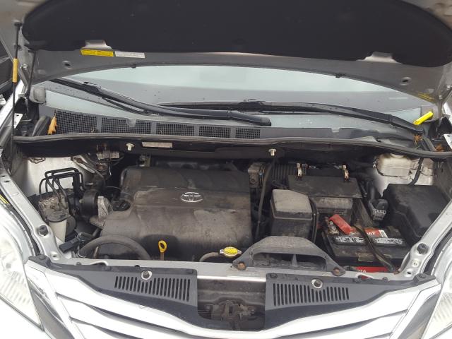 Photo 6 VIN: 5TDDK3DC4CS045350 - TOYOTA SIENNA XLE 