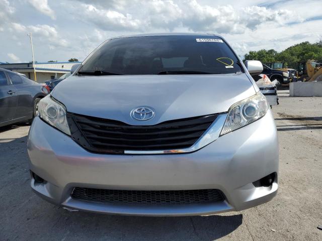 Photo 4 VIN: 5TDDK3DC4CS048619 - TOYOTA SIENNA XLE 