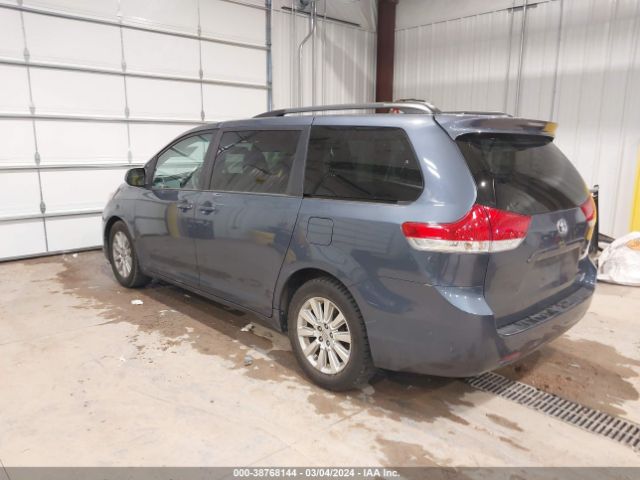 Photo 2 VIN: 5TDDK3DC4DS057306 - TOYOTA SIENNA 