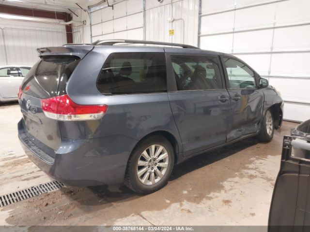 Photo 3 VIN: 5TDDK3DC4DS057306 - TOYOTA SIENNA 