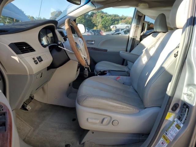 Photo 6 VIN: 5TDDK3DC4DS058682 - TOYOTA SIENNA XLE 