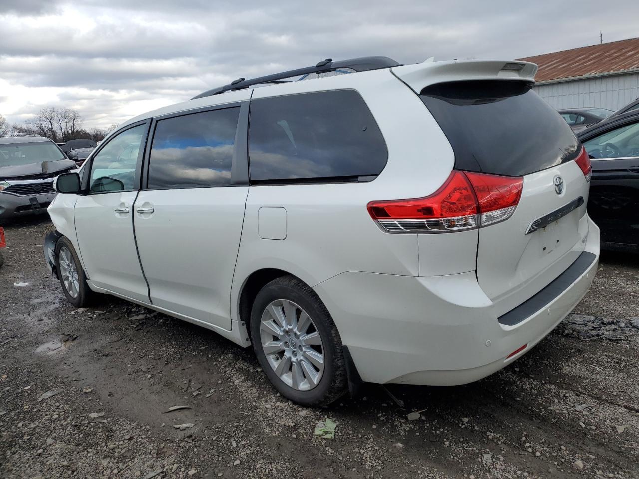 Photo 1 VIN: 5TDDK3DC4DS070007 - TOYOTA SIENNA 