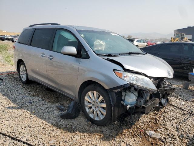 Photo 3 VIN: 5TDDK3DC4FS100688 - TOYOTA SIENNA XLE 