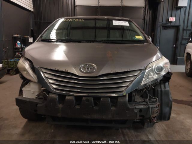 Photo 5 VIN: 5TDDK3DC4GS140500 - TOYOTA SIENNA 