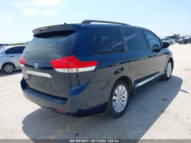 Photo 3 VIN: 5TDDK3DC5BS008841 - TOYOTA SIENNA 