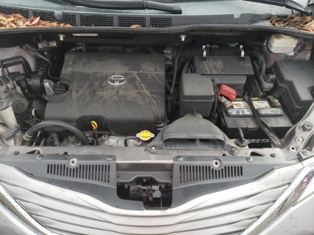 Photo 11 VIN: 5TDDK3DC5BS022903 - TOYOTA SIENNA XLE 