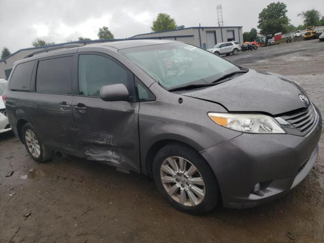 Photo 3 VIN: 5TDDK3DC5BS022903 - TOYOTA SIENNA XLE 