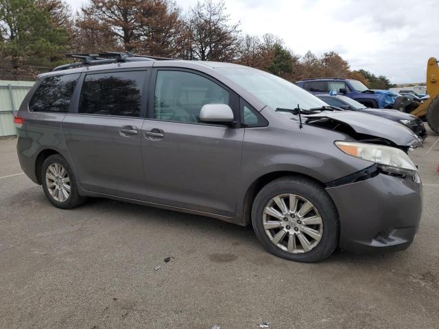 Photo 3 VIN: 5TDDK3DC5BS024179 - TOYOTA SIENNA XLE 