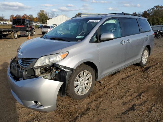 Photo 1 VIN: 5TDDK3DC5CS032123 - TOYOTA SIENNA XLE 