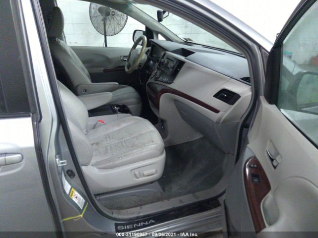 Photo 4 VIN: 5TDDK3DC5CS032302 - TOYOTA SIENNA 