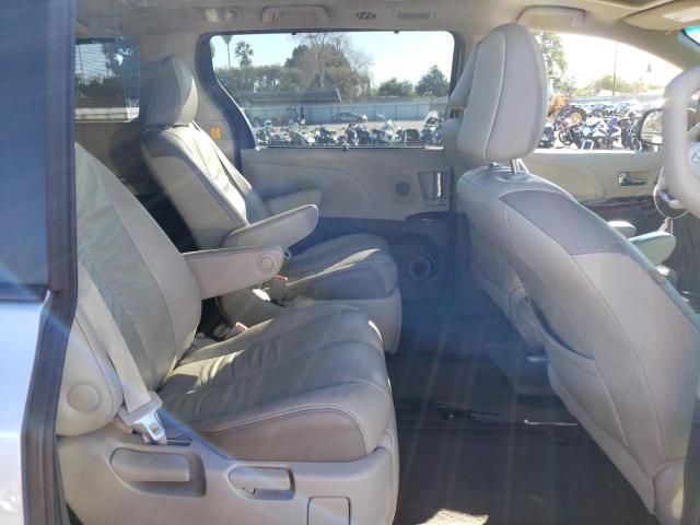 Photo 10 VIN: 5TDDK3DC5CS037824 - TOYOTA SIENNA XLE 