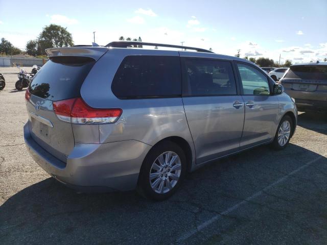 Photo 2 VIN: 5TDDK3DC5CS037824 - TOYOTA SIENNA XLE 