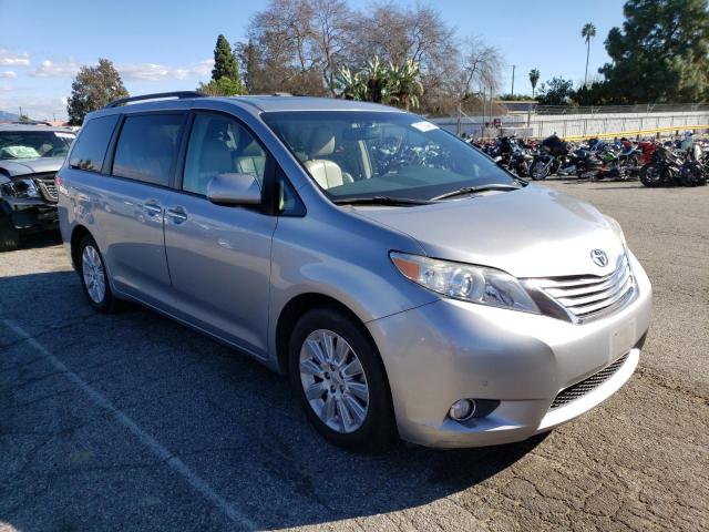 Photo 3 VIN: 5TDDK3DC5CS037824 - TOYOTA SIENNA XLE 