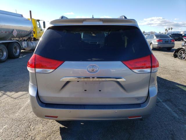 Photo 5 VIN: 5TDDK3DC5CS037824 - TOYOTA SIENNA XLE 