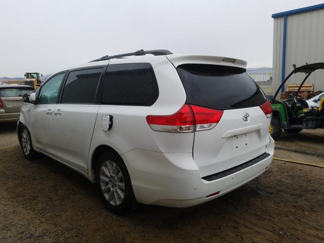 Photo 2 VIN: 5TDDK3DC5CS038083 - TOYOTA SIENNA XLE 