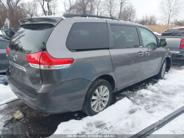 Photo 3 VIN: 5TDDK3DC5CS044997 - TOYOTA SIENNA 