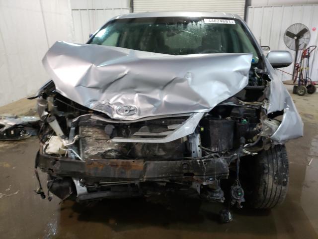 Photo 6 VIN: 5TDDK3DC5CS045633 - TOYOTA SIENNA XLE 