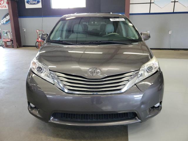 Photo 4 VIN: 5TDDK3DC5CS048743 - TOYOTA SIENNA XLE 