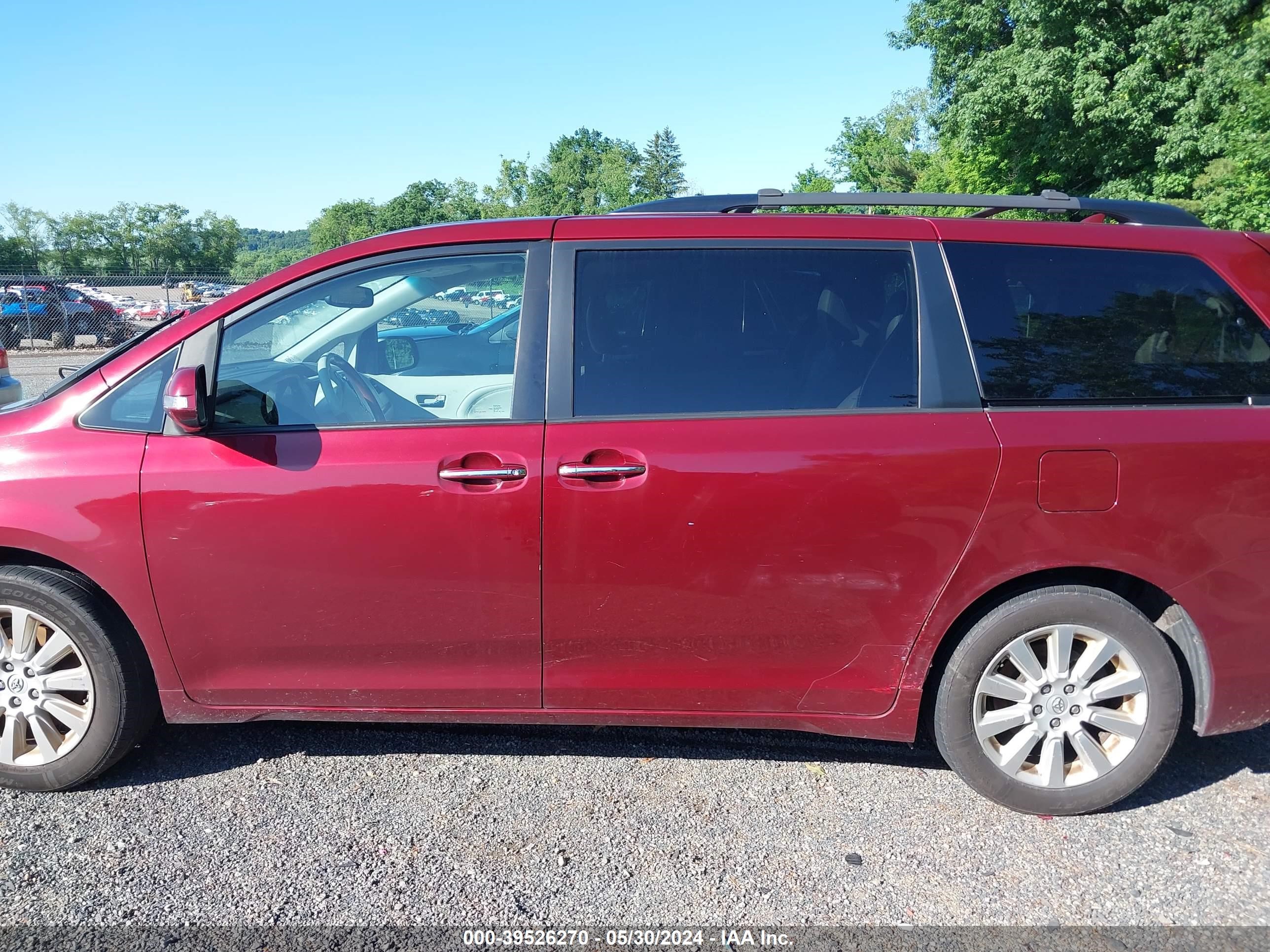 Photo 13 VIN: 5TDDK3DC5DS050784 - TOYOTA SIENNA 