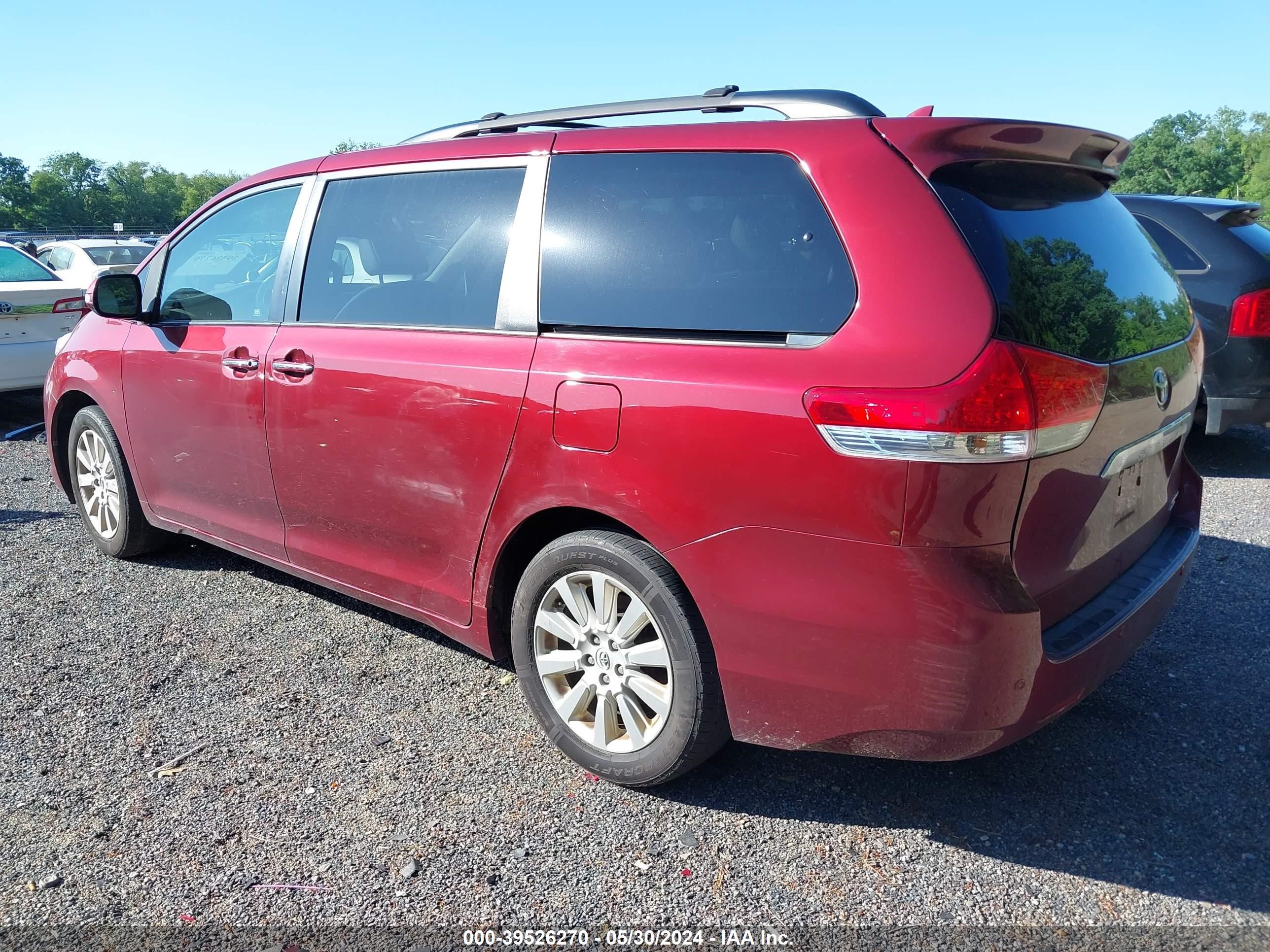 Photo 2 VIN: 5TDDK3DC5DS050784 - TOYOTA SIENNA 