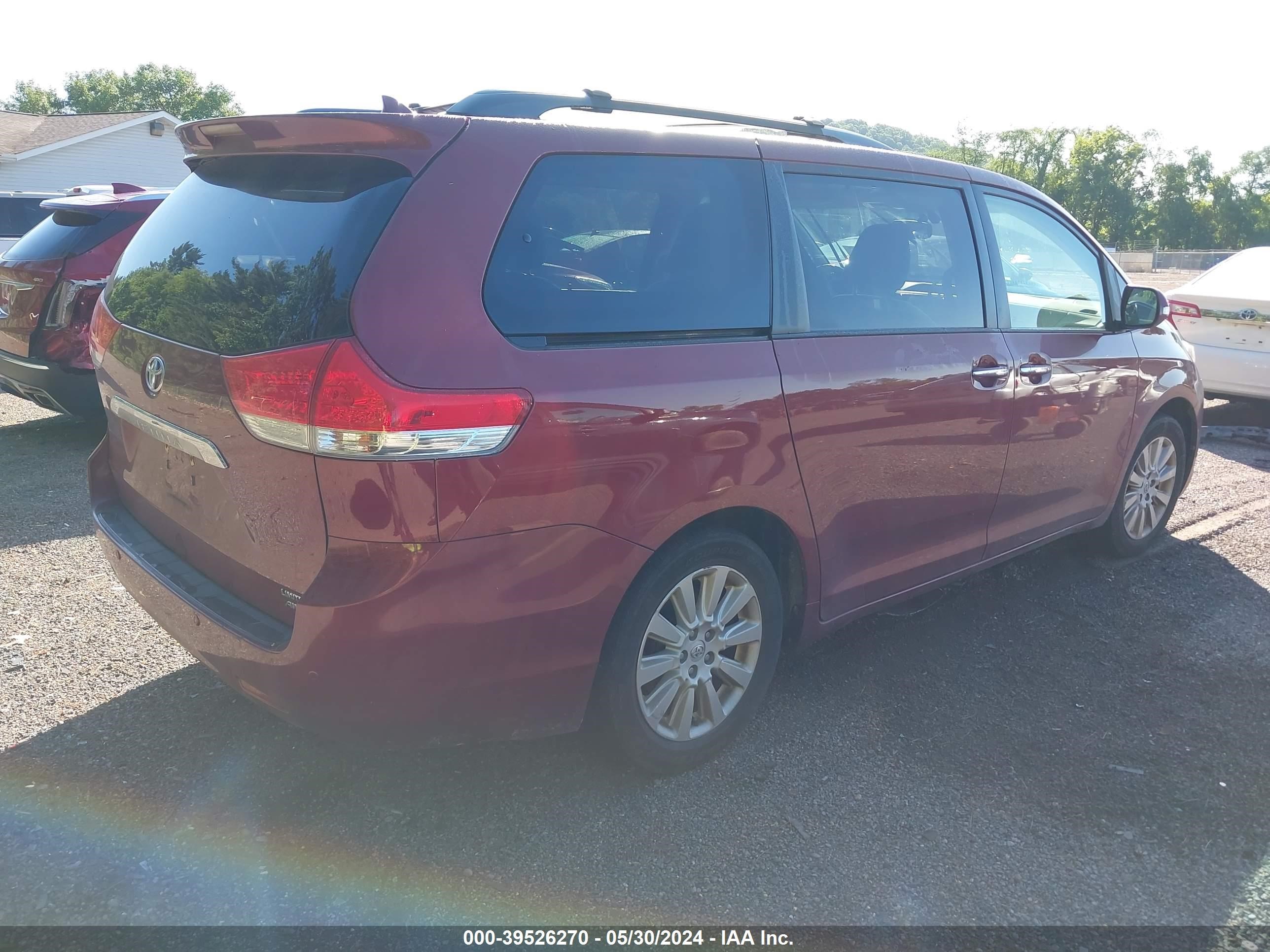 Photo 3 VIN: 5TDDK3DC5DS050784 - TOYOTA SIENNA 