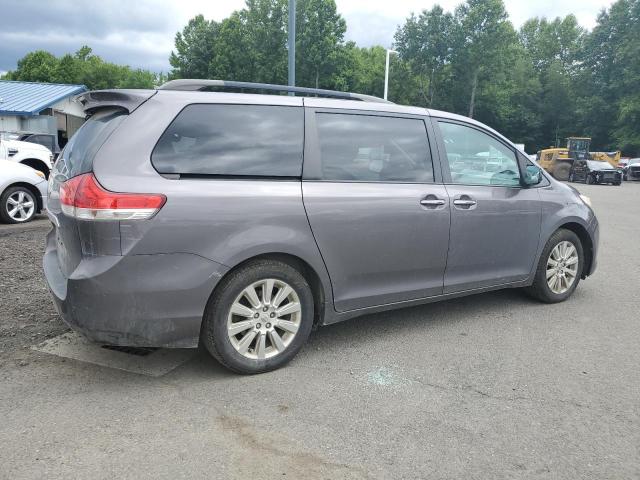 Photo 2 VIN: 5TDDK3DC5DS055404 - TOYOTA SIENNA XLE 