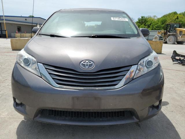 Photo 4 VIN: 5TDDK3DC5DS060330 - TOYOTA SIENNA XLE 