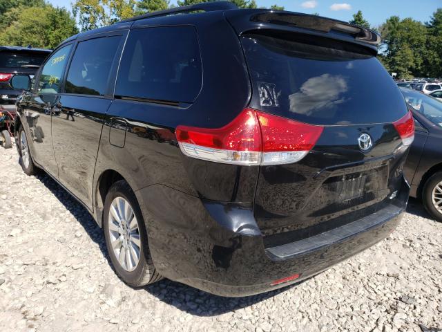 Photo 2 VIN: 5TDDK3DC5DS065379 - TOYOTA SIENNA XLE 