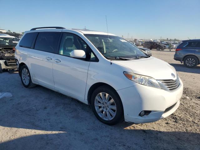 Photo 3 VIN: 5TDDK3DC5DS068167 - TOYOTA SIENNA XLE 