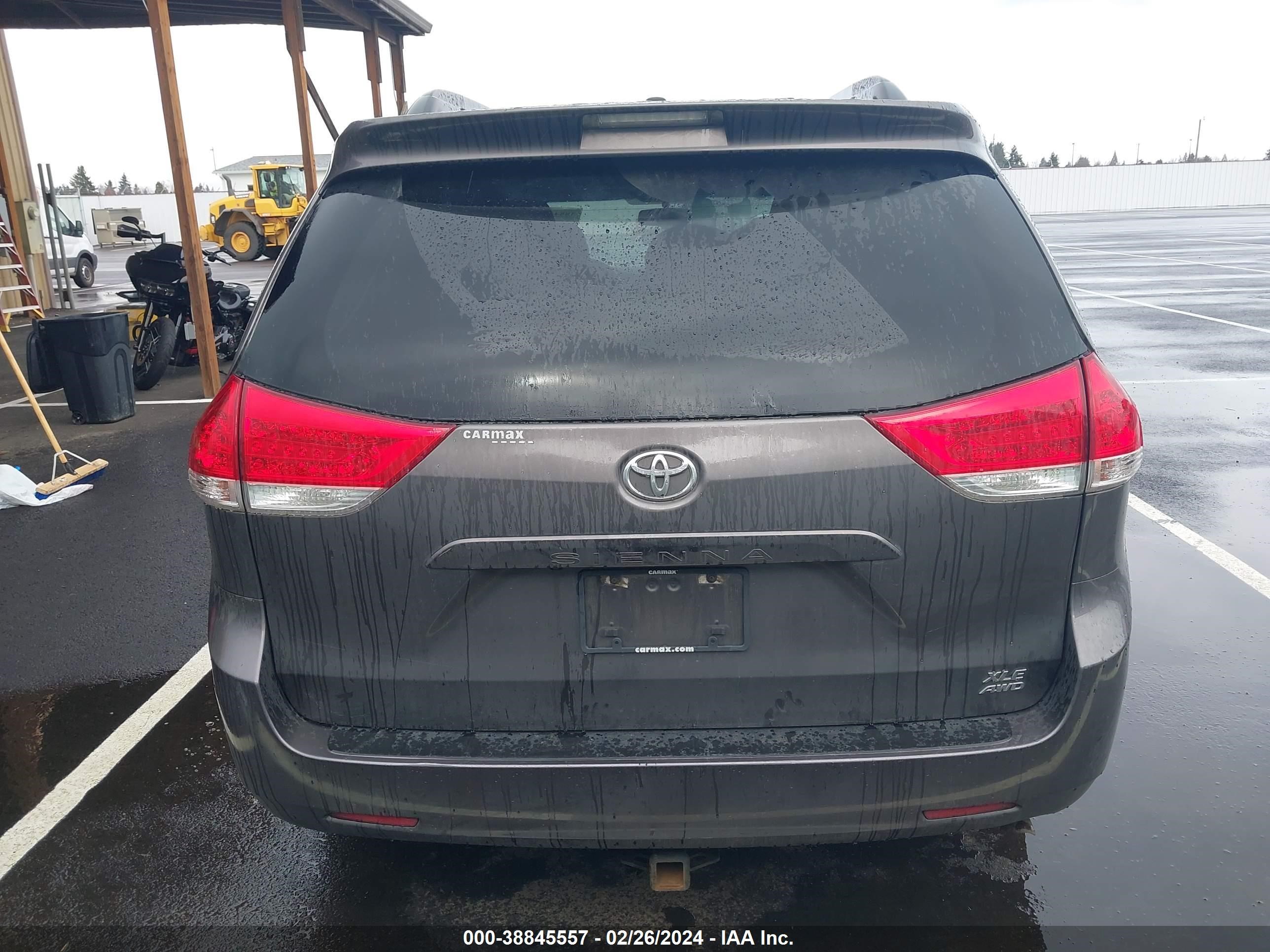 Photo 16 VIN: 5TDDK3DC5DS068573 - TOYOTA SIENNA 