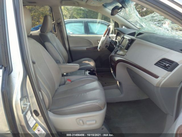 Photo 4 VIN: 5TDDK3DC5DS070520 - TOYOTA SIENNA 