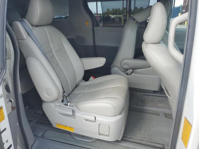 Photo 10 VIN: 5TDDK3DC5ES075704 - TOYOTA SIENNA XLE 