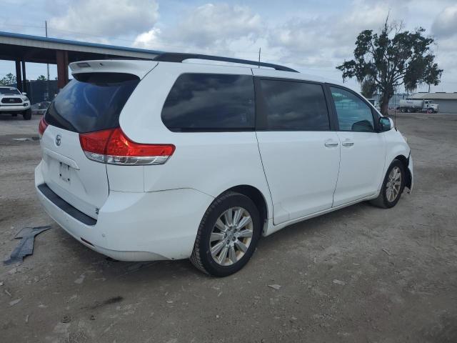 Photo 2 VIN: 5TDDK3DC5ES075704 - TOYOTA SIENNA XLE 