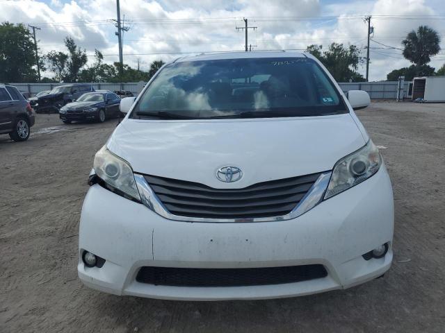 Photo 4 VIN: 5TDDK3DC5ES075704 - TOYOTA SIENNA XLE 