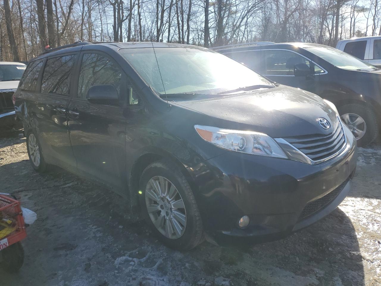 Photo 3 VIN: 5TDDK3DC5ES090591 - TOYOTA SIENNA 