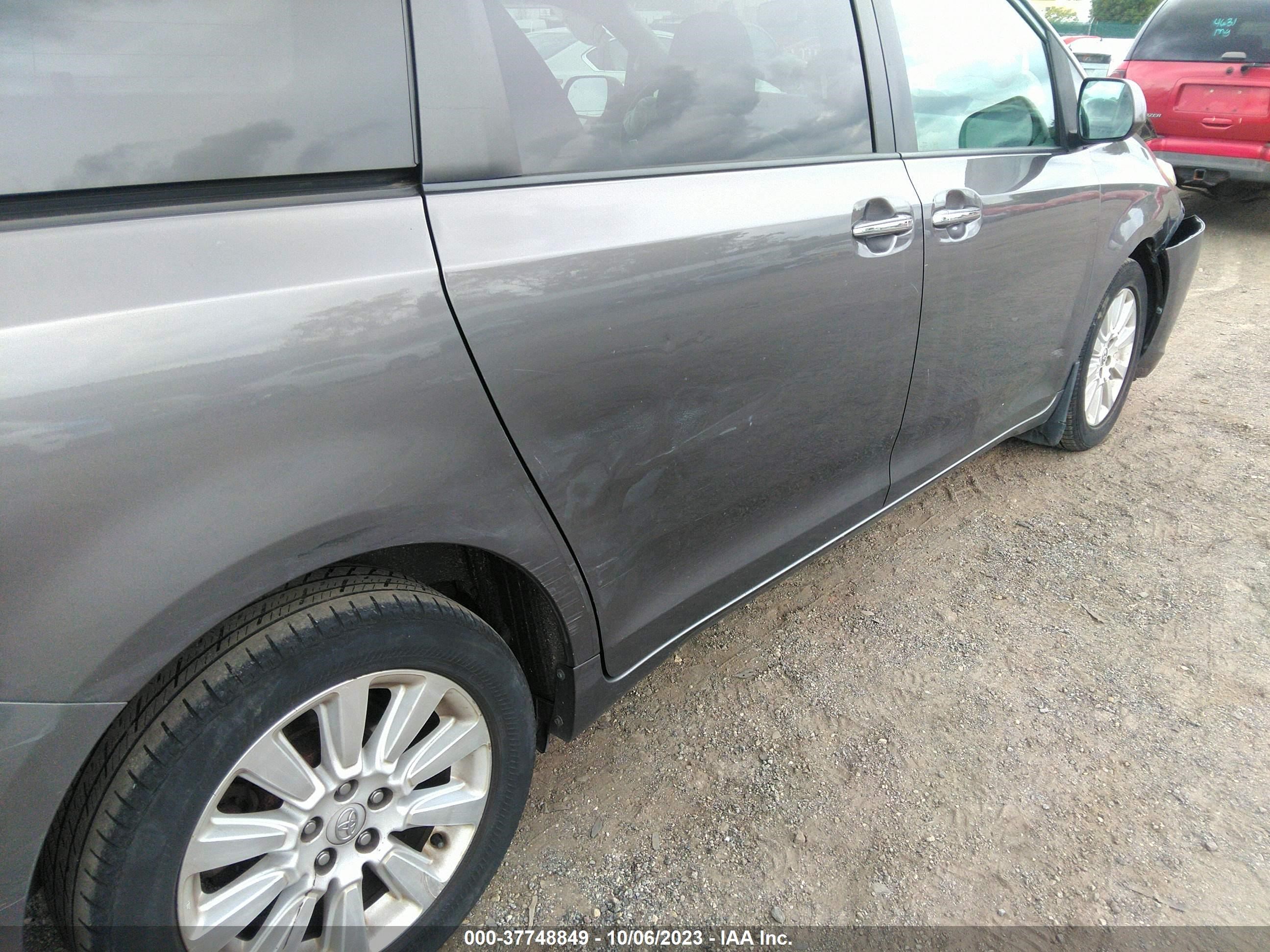 Photo 11 VIN: 5TDDK3DC5FS100201 - TOYOTA SIENNA 