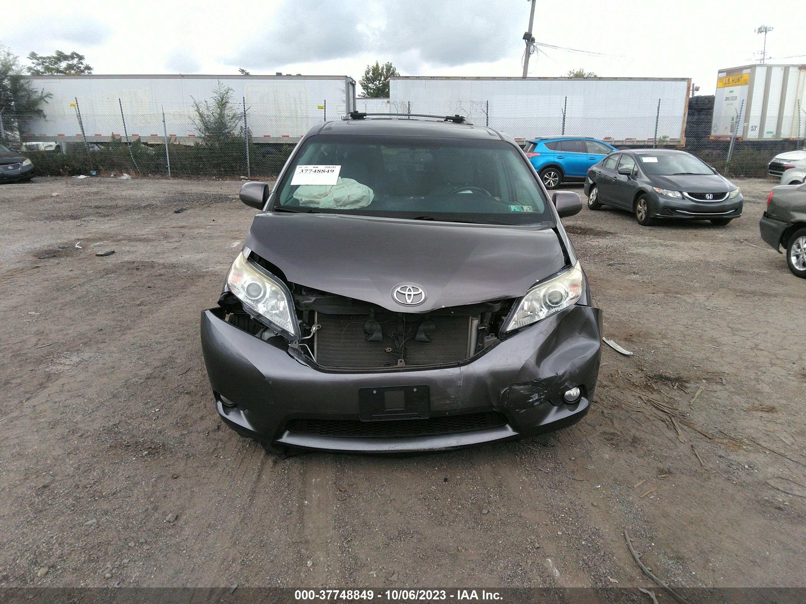 Photo 5 VIN: 5TDDK3DC5FS100201 - TOYOTA SIENNA 