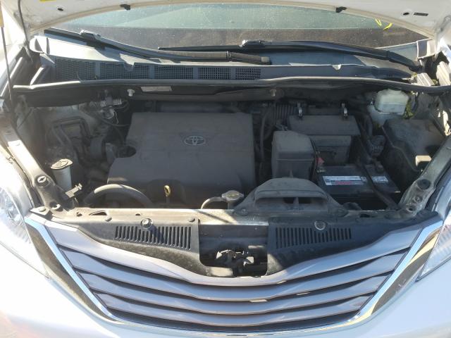 Photo 6 VIN: 5TDDK3DC5FS104541 - TOYOTA SIENNA XLE 