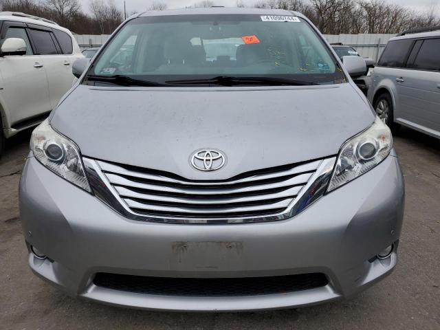 Photo 4 VIN: 5TDDK3DC6BS004958 - TOYOTA SIENNA XLE 