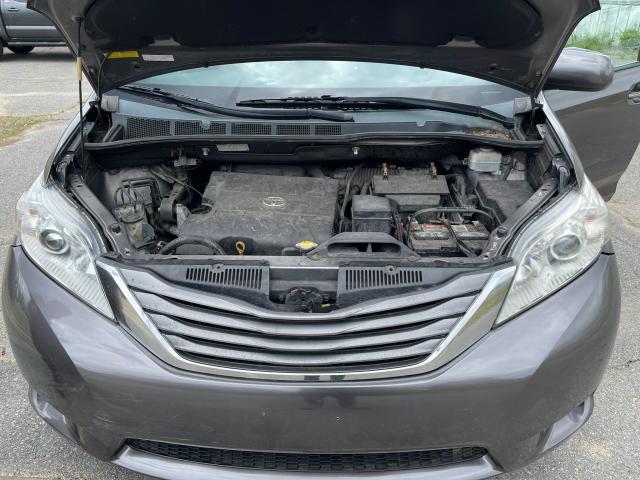 Photo 8 VIN: 5TDDK3DC6BS012378 - TOYOTA SIENNA XLE 