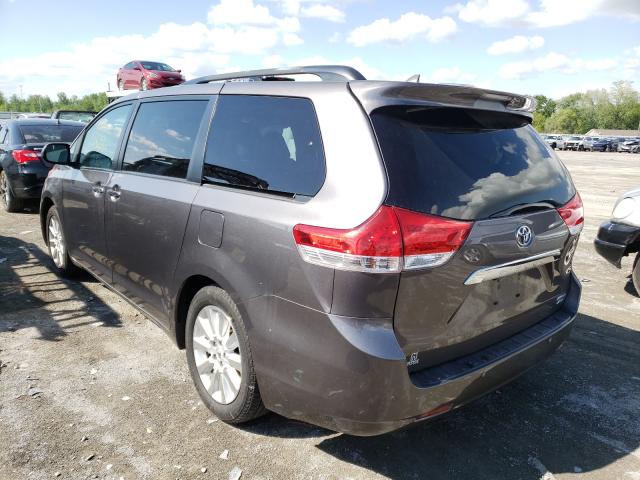 Photo 2 VIN: 5TDDK3DC6BS020660 - TOYOTA SIENNA XLE 