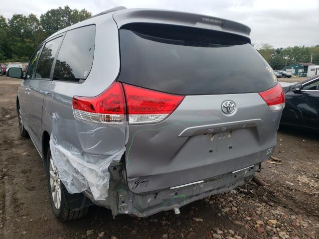 Photo 2 VIN: 5TDDK3DC6BS025857 - TOYOTA SIENNA XLE 