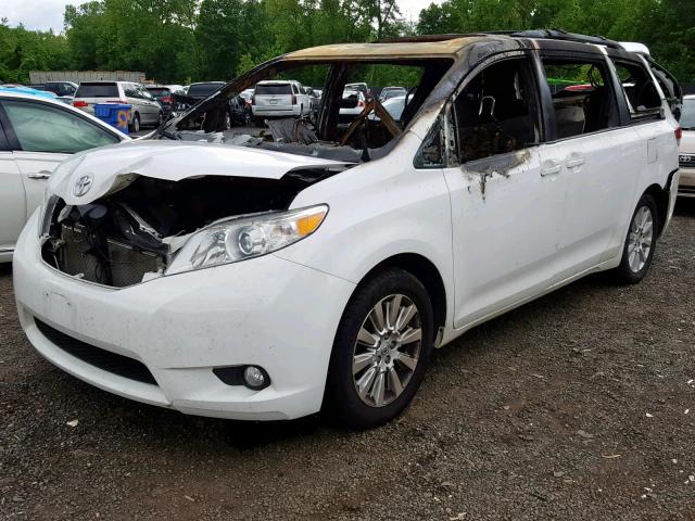 Photo 1 VIN: 5TDDK3DC6BS026412 - TOYOTA SIENNA XLE 