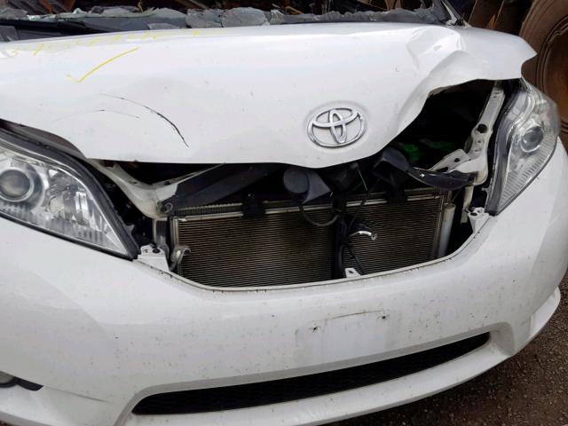 Photo 8 VIN: 5TDDK3DC6BS026412 - TOYOTA SIENNA XLE 