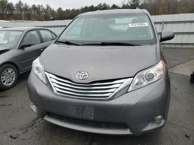 Photo 4 VIN: 5TDDK3DC6BS029682 - TOYOTA SIENNA XLE 