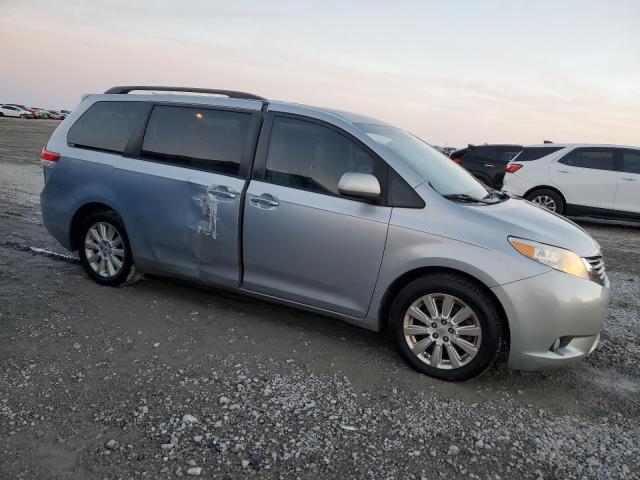 Photo 3 VIN: 5TDDK3DC6BS029701 - TOYOTA SIENNA XLE 