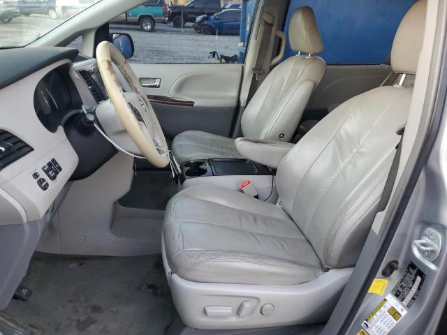 Photo 6 VIN: 5TDDK3DC6BS029701 - TOYOTA SIENNA XLE 